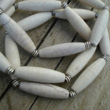 Howlite LONG BARREL Bracelet (cream)