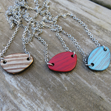 Woodgrain Plaque Necklace