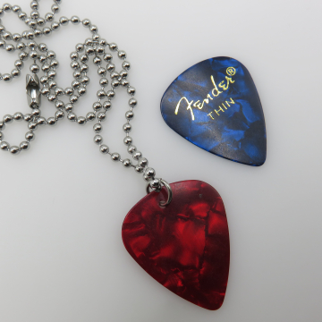 Eddie's Guitar Pick Necklace (Stranger Things)